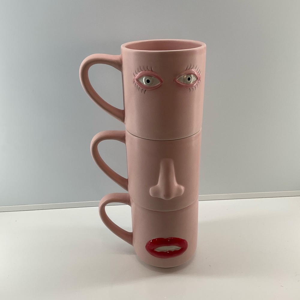 KIKKERLAND Design Surreal Stacking Mug Set Set of 3 Pink Face Design Red Lips
